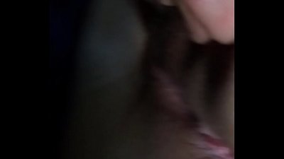 کار میں گرل فرینڈ کے ساتھ