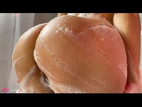 ❤️ Brunette شاور میں شدید orgasm کے لئے وائبریٹر کے ساتھ بلی میں مشت زنی کرتی ہے۔ ❤️  مقعد ویڈیو پر ur.hentaibar.ru ﹏